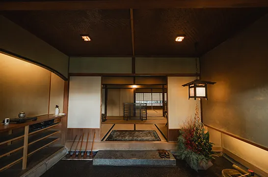 受け継がれる静けさ — 混乱の時代を越えて